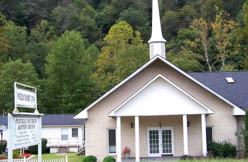 Pineville Southern Baptist Church (photo credit: Wikimedia Commons)