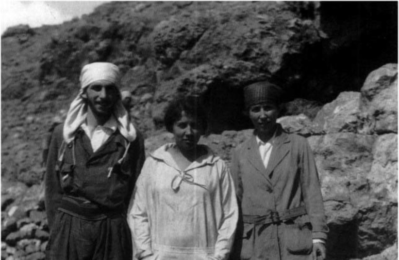  Dorothy Garrod (C) and two colleagues in 1928. (photo credit: Wikimedia Commons)