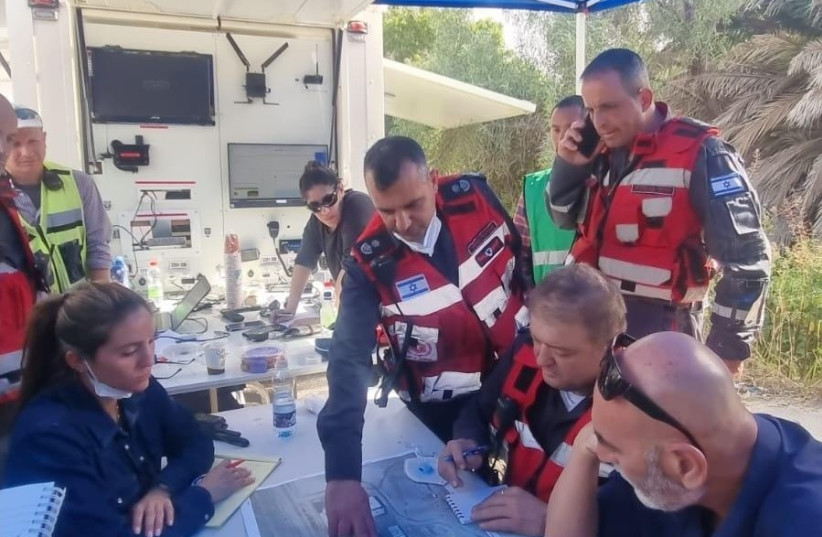 Judea and Samaria Fire and Rescue Service head Tafsar Shiko Bar Dov holds a situation assessment during a fire at the Jordan Valley Regional Council headquarters on March 29, 2022. (credit: JORDAN VALLEY REGIONAL COUNCIL)
