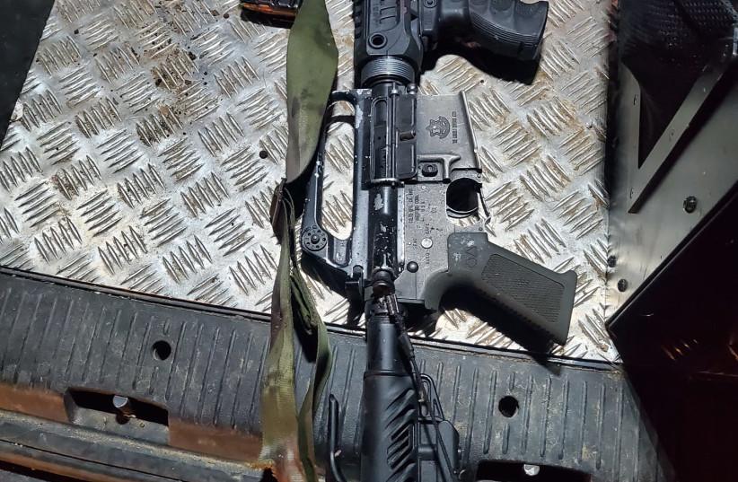  A rifle used by terrorists near Jenin who were killed on April 2, 2022 in a gun fight with officers from the Israel Police's Counter Terrorism Unit. (credit: ISRAEL POLICE SPOKESPERSON'S UNIT)