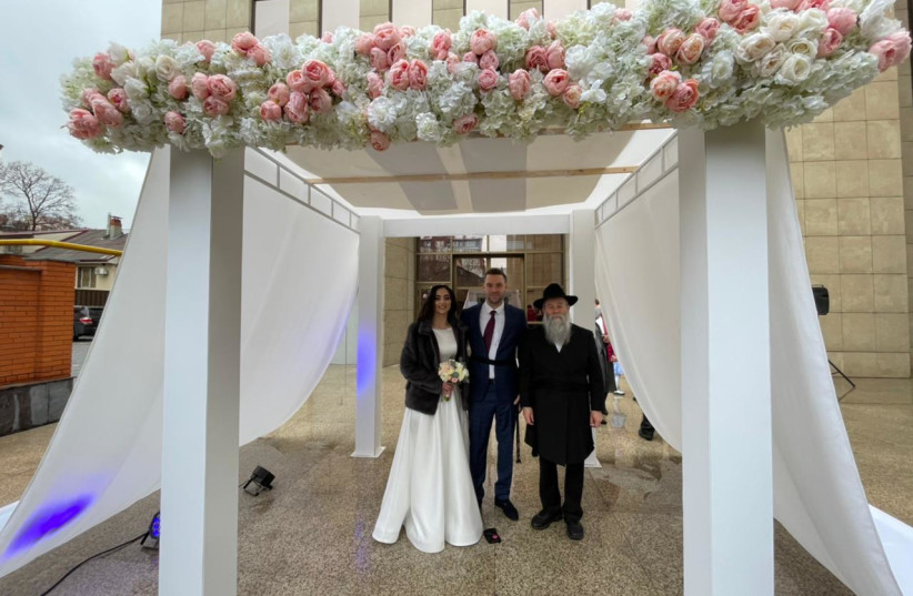  Alexander Tolkach and Tatiana Gvinyashvili are the first Jewish couple to get married since the war in Ukraine began. (photo credit: Jewish Federation of Ukraine)