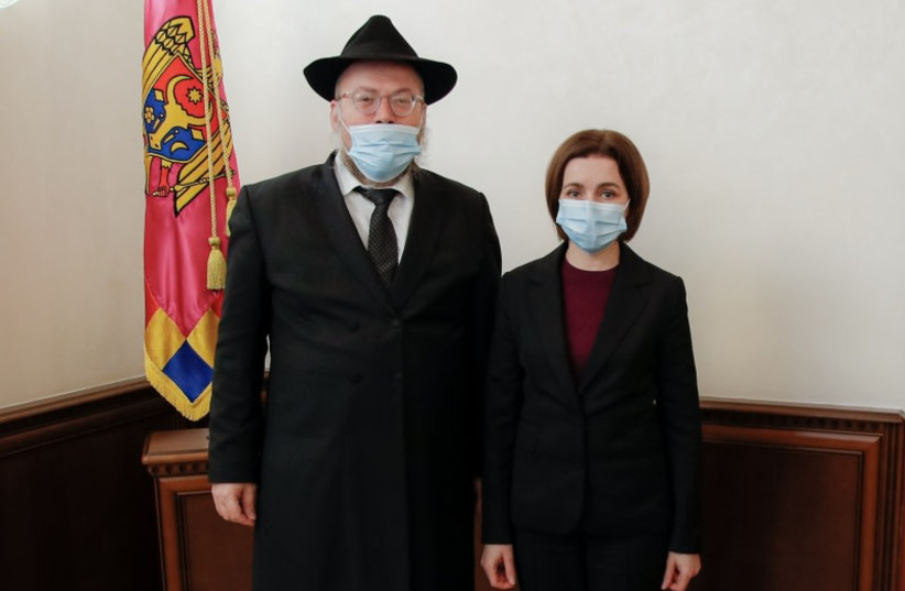 Chief Rabbi of Moldova Zushe Abelsky with Moldovan President Maia Sandu. (credit: MOLDOVA PRESIDENT'S OFFICE)