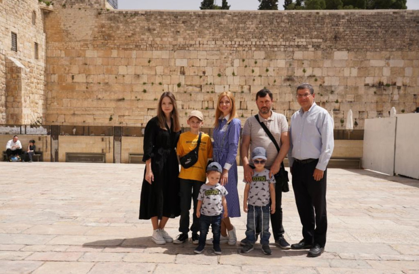 Why isn't this Orthodox Jewish-Ukranian family seen as Jewish in Israel? - Vimarsana News