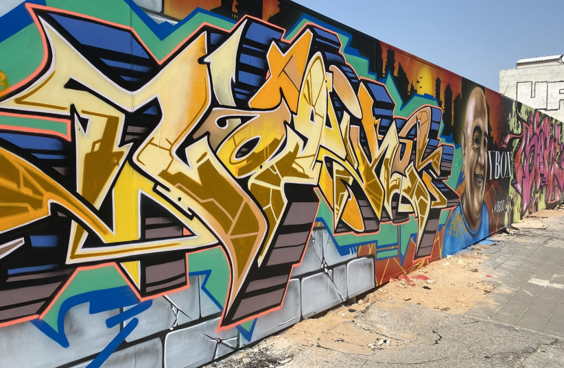  Grafitti artist YBOX (photo credit: Logik)