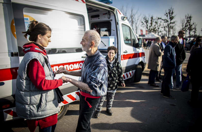  PROVIDING ASSISTANCE to people in need in Ukraine.  (photo credit: EYAL WARHAVSKY/JEWISH FEDERATION OF NORTH AMERICA)