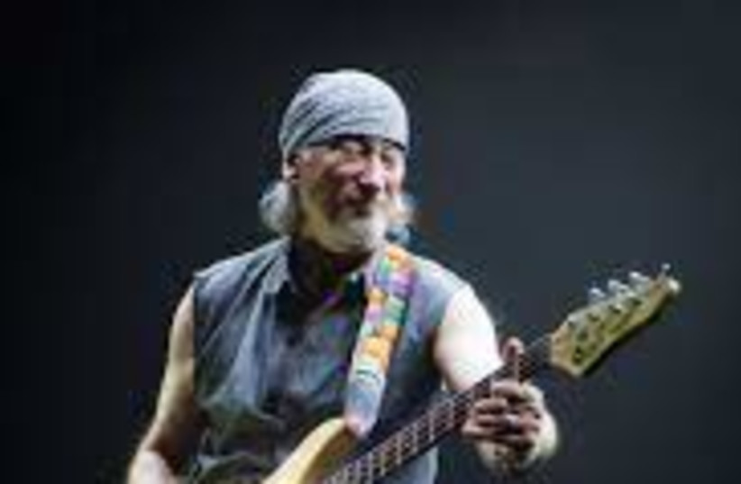  Roger Glover, Deep Purple -  playing in Le Zenith Paris (credit: Stephan Birlouez)
