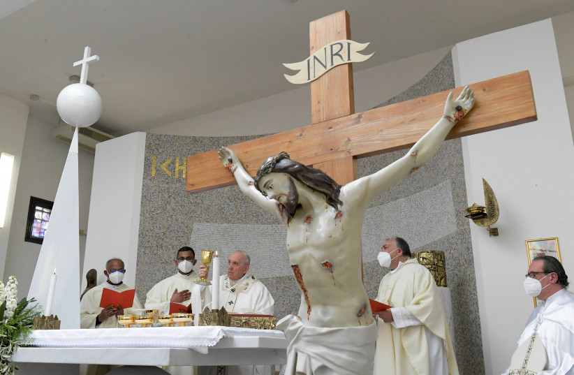  Pope Francis celebrates the Holy Mass in Coena Domini at the Civitavecchia prison (photo credit: VATICAN MEDIA/HANDOUT VIA REUTERS)