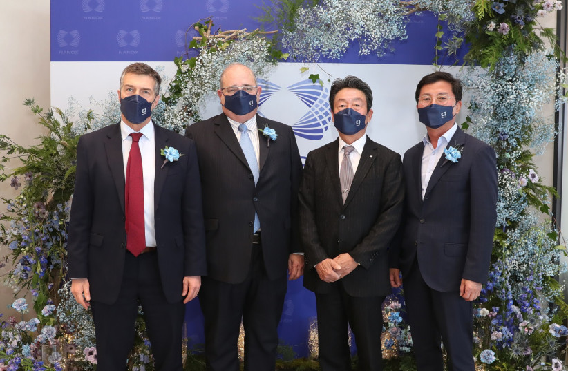  (From left) Akiva Tor Israeli Ambassador, Erez Meltzer CEO of Nanox, Tae Yeol Lee, Vice president of Yonging Chamber of Commerce, Dr. Il Ung Kim Chairman of Nanox Korea at the operational ceremony. (photo credit: NANOX)