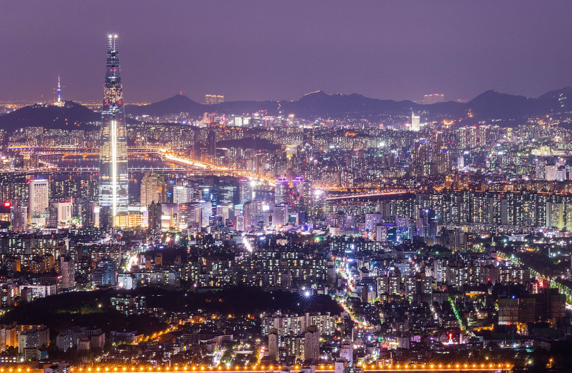  Seoul, South Korea. (credit: JOON KYU PARK via WIKIMEDIA COMMONS)