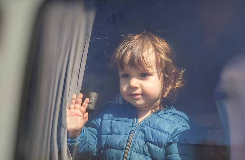 Refugees on the Ukraine-Moldova border: Beauty, horror, hope - Vimarsana News