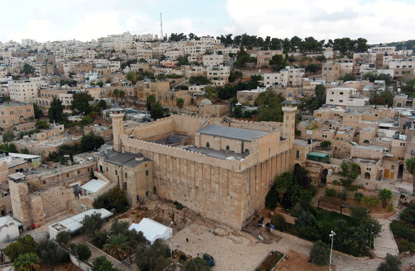 An aerial photo of Hebron (credit: ILAN ROSENBERG/REUTERS)