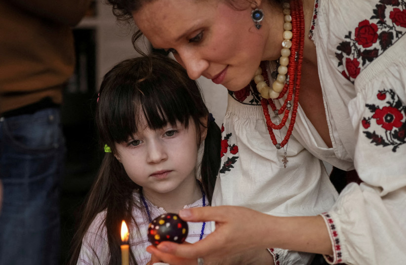 Ukrainian children delight in painting Easter eggs - Vimarsana News
