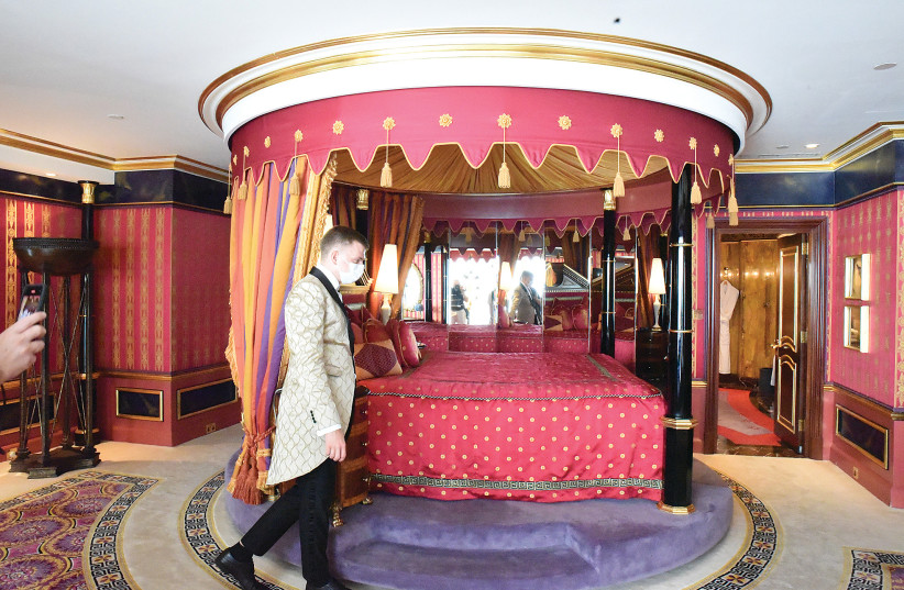  ROMAN THE BUTLER at the royal suite in the Burj al-Arab.  (photo credit: MarkDavidPod)