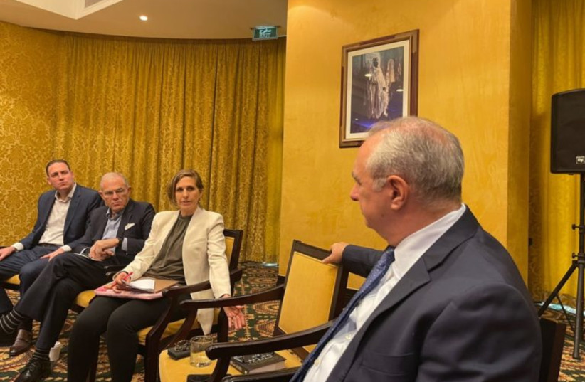  Israeli Ambassador to Bahrain Eitan Na’eh briefs an Evangelical delegation in Manama on April 22, 2022 (photo credit: Courtesy / ALL ARAB NEWS)