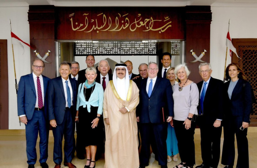  Bahraini Interior Minister Shaikh Rashid bin Abdullah Al Khalifa with the Evangelical delegation led by Joel C. Rosenberg, Apr. 24, 2022 (photo credit: Courtesy / ALL ARAB NEWS)