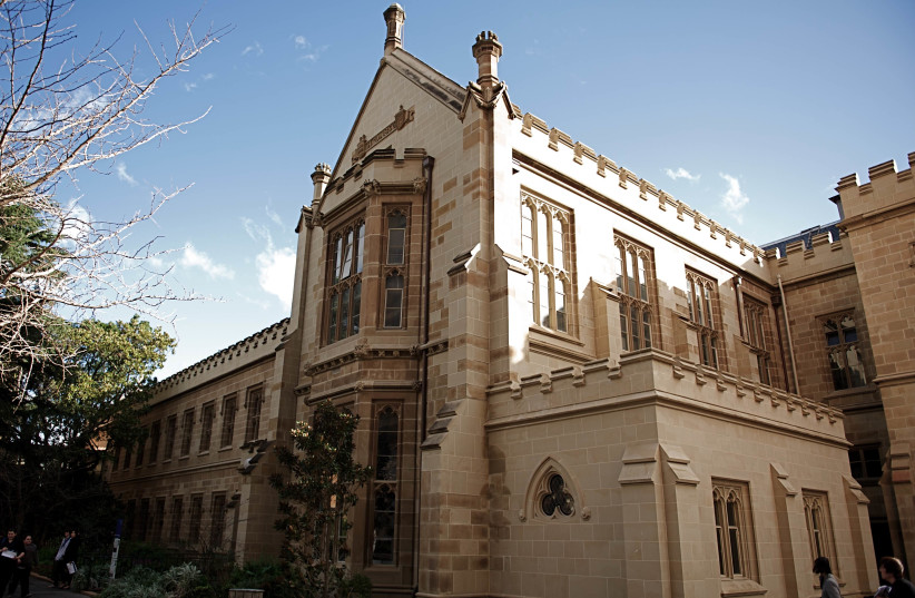  Melbourne University  (photo credit: Wikimedia Commons)