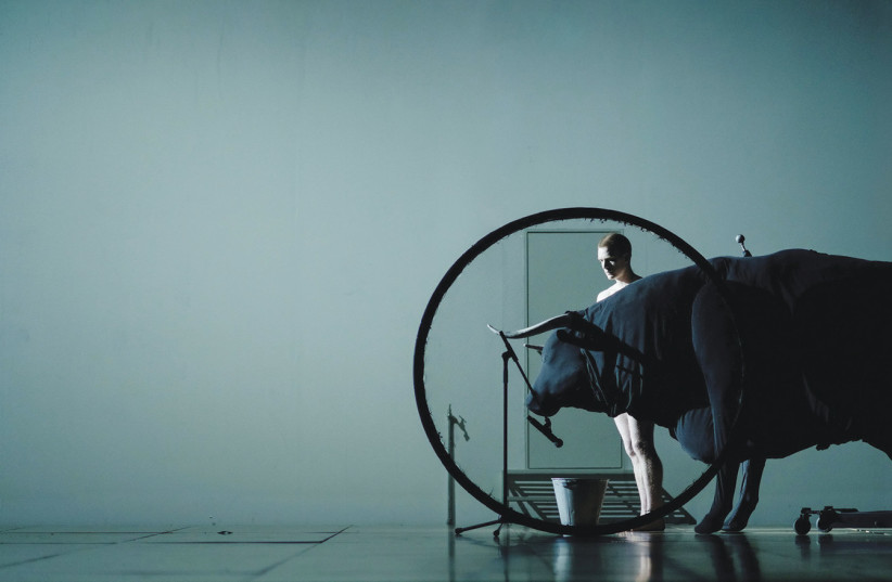 Dimitris Papaioannou takes the stage in Tel Aviv - review - Vimarsana News