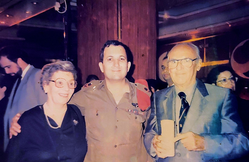  Ehud Barak with Reginald and Dora Levy. (credit: Courtesy Linda Lipschitz)