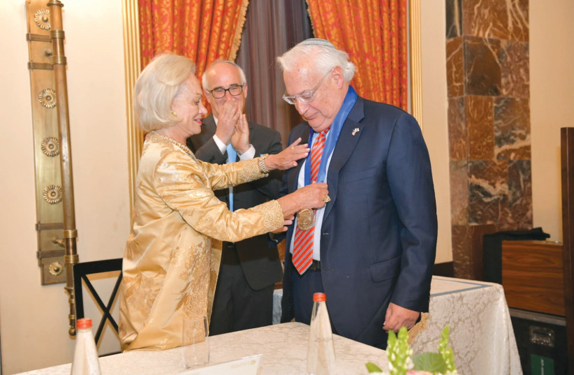  Former US ambassador to Israel David Friedman is seen receiving the Guardian of Zion Award. (credit: SHLOMI AMSALEM)