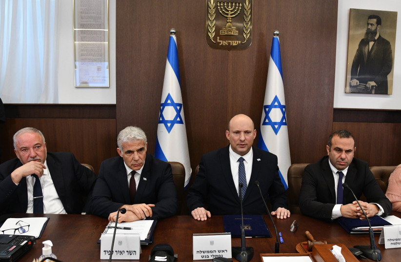  Finance Minister Avigdor Liberman, Prime Minister Naftali Bennett, Alternate Prime Minister Yair Lapid at the security cabinet, May 8, 2022.  (credit: HAIM ZACH/GPO)