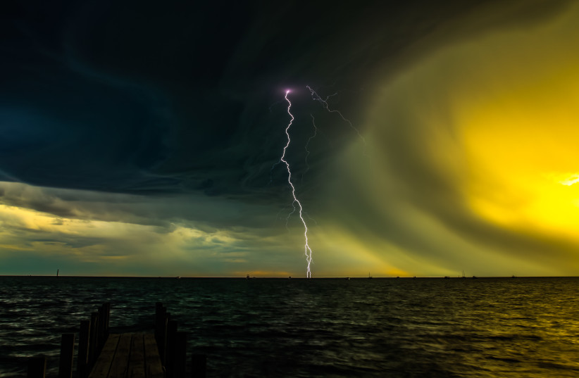  The mother of all sunset lightning storms at Denham Western Australia (photo credit: Wikimedia Commons)