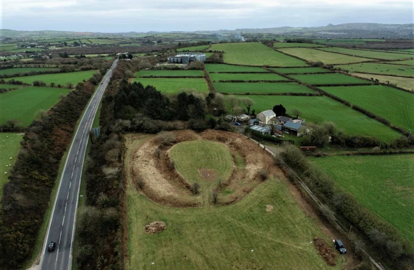  Castilly Henge from the air, showing its proximity to the A30.  (photo credit: Historic England/CAU.)