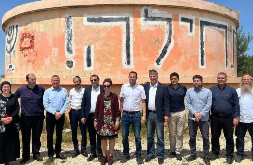  A group of right wing MKs visit the Homesh settlement. (photo credit: THE ISRAEL LOBBY)