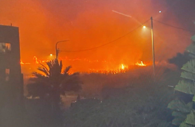 The massive forest fire in Iksal, northern Israel on May 27, 2022 (credit: ISRAEL FIRE AND RESUCE SERVICES)