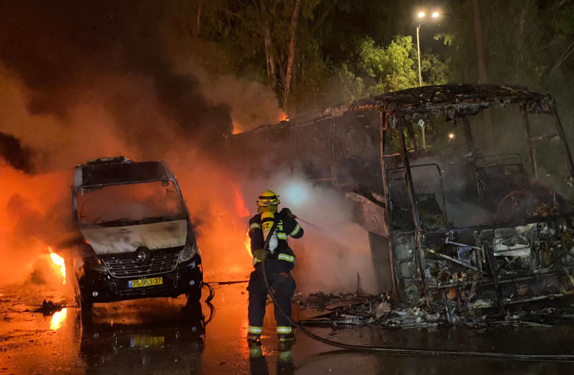  Eight buses catch fire in Kiryat Shmona, May 29, 2022.  (credit: FIRE AND RESCUE SERVICE)
