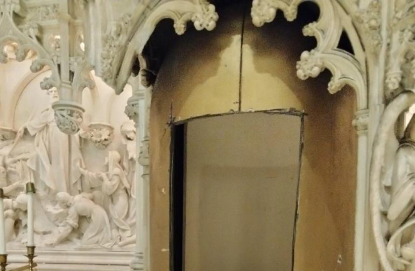  Someone got inside a New York City church and cut open an ornate altar, stealing the 18-karat gold tabernacle, police said (credit: DESALES MEDIA GROUP/DIOCESE OF BROOKLYN/TNS)