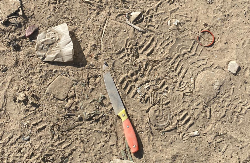  A knife used by a Palestinian woman who attempted to attack IDF soldier in al-Arroub, on June 1, 2022. (photo credit: IDF SPOKESPERSON'S UNIT)