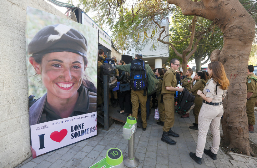  Lone soldiers arrive at a special event organized by Nefesh B’Nefesh and Friends of the IDF. (credit: MARC ISRAEL SELLEM)