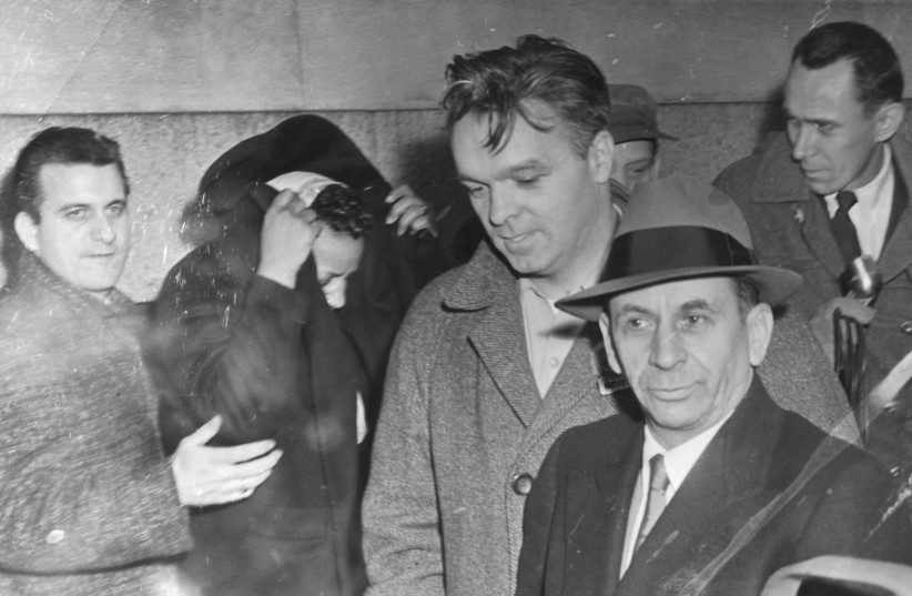 Meyer Lansky, en bas à droite, a prêté ses services à des dirigeants juifs cherchant à contrer le mouvement nazi américain. (crédit photo : GETTY IMAGES)