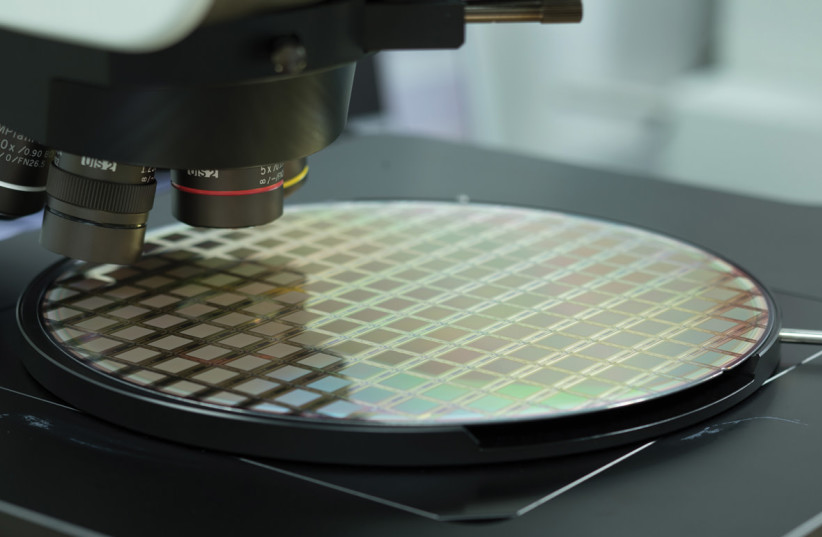  Semiconductor wafer with infrared chips. (credit: Assaf Ronen)