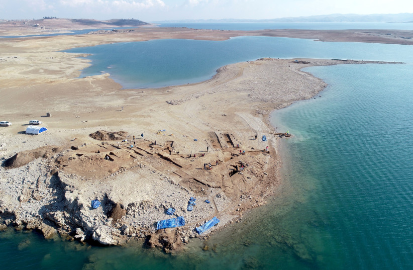 The archaeological site of Kemune in the dried-up area of the Mosul reservoir (credit: UNIVERSITIES OF FREIBURG AND TÜBINGEN, KAO)