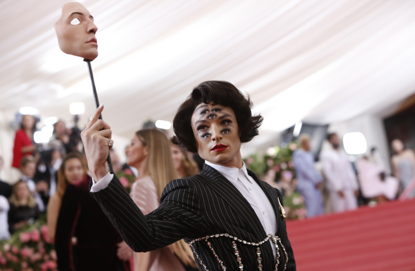  Ezra Miller attends the 2019 Met Gala under the theme "camp" (photo credit: REUTERS/ANDREW KELLY)