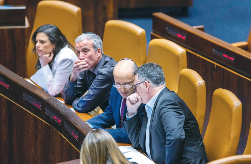 Bennett's coalition aims for quiet week amid threats to its survival - Vimarsana News