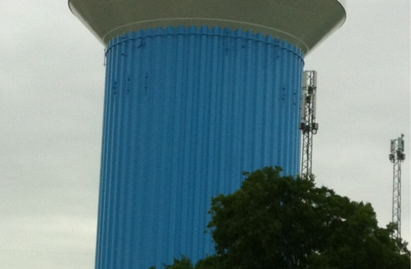  View from the south of the recently repainted water tower on east side of Clark Road. (credit: WIKIPEDIA)