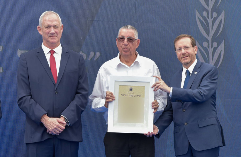  President Isaac Herzog and Defense Minister Benny Gantz award a defense prize to outstanding defense projects. (photo credit: DEFENSE MINISTRY PRESS OFFICE)
