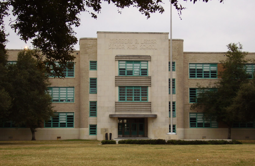  Lamar High School, Houston, Texas (photo credit: WHISPERTOME/PUBLIC DOMAIN/VIA WIKIMEDIA COMMONS)