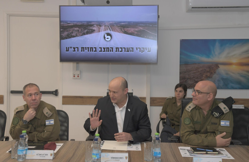  Prime Minister Naftali Bennett visiting the IDF's Gaza Division on Wednesday, June 22, 2022 (photo credit: PRIME MINISTER'S OFFICE)