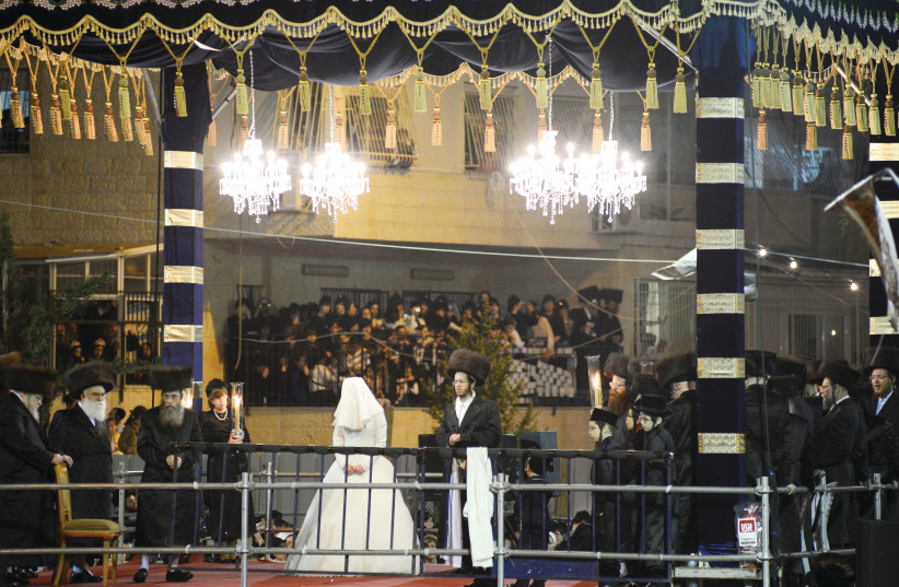  WEDDING CEREMONY of the granddaughter of the Belz Rebbe. Mea She’arim, 2014.  (photo credit: MENDY HECHTMAN/FLASH90)