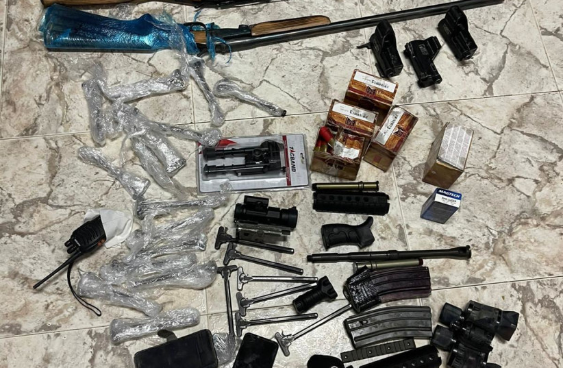  The shotguns and ammunitions seized overnight by the IDF in the West Bank. (credit: IDF SPOKESPERSON'S UNIT)