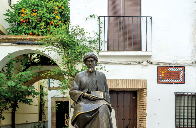  The Maimonides Monument in Córdoba (Ajay Suresh) (credit: WIKIPEDIA)