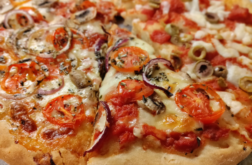  Spelt pizza (credit: HENNY SHOR)