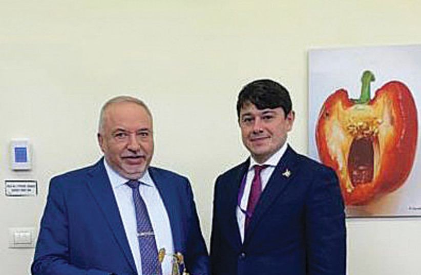  MURADOV WITH Finance Minister Avigdor Liberman.  (credit: STATE COMMITTEE ON WORK WITH DIASPORA OF AZERBAIJAN)
