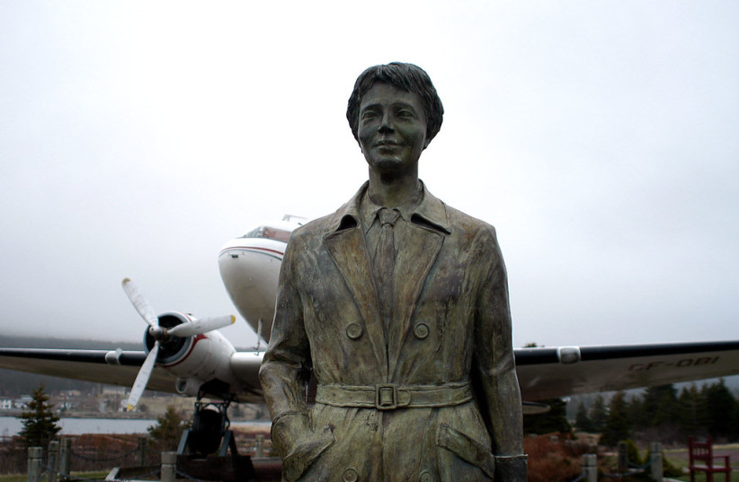  Amelia Earhart memorial (credit: FLICKR)