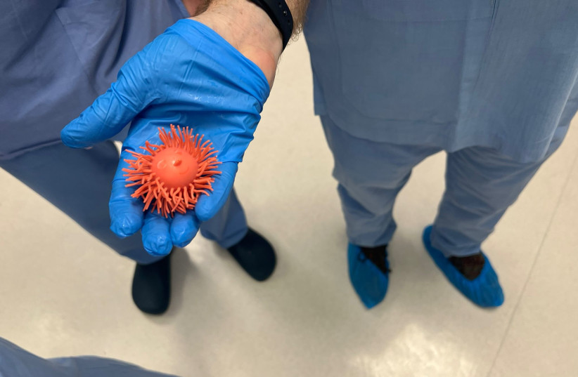 Surgeons remove rubber ball from teen's intestines - Vimarsana News