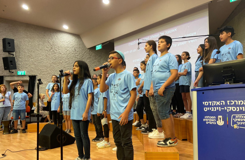  Jewish and Arab students performing Israeli, Lebanese and Syrian children songs  (photo credit: Shahaf Ventura)