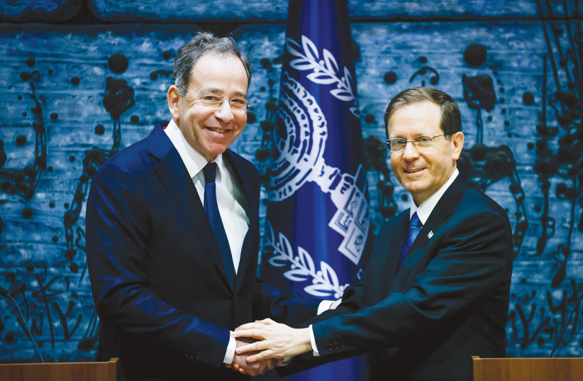  US AMBASSADOR to Israel Tom Nides meets with President Isaac Herzog. The ambassador has applied pressure on Israel to pass legislation to enter the Visa Waiver Program. (photo credit: OLIVIER FITOUSSI/FLASH90)